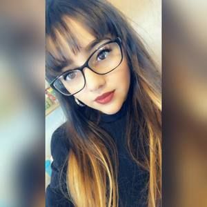 Meet your Posher, Nayeli